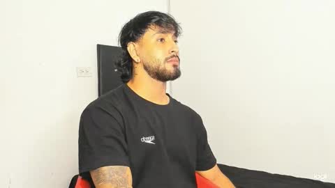 Snapshot of maximo004 chatting on 12/15/25, 02:16 Maximo online show from 12/15/25, 02:16