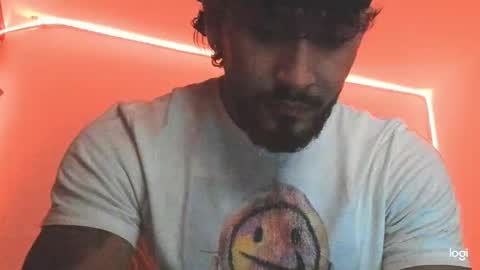 Snapshot of maximo004 chatting on 12/18/25, 02:39 Maximo online show from 12/18/25, 02:39