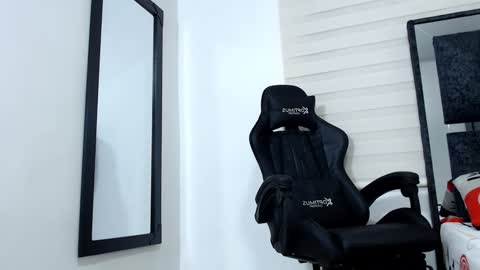 Snapshot of maximo_sebastian chatting on 01/27/25, 01:37 Maximo Sebastian online show from 01/27/25, 01:37