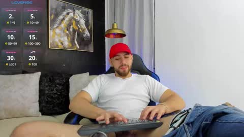 Maximo Wolf online show from 10/28/25, 09:17