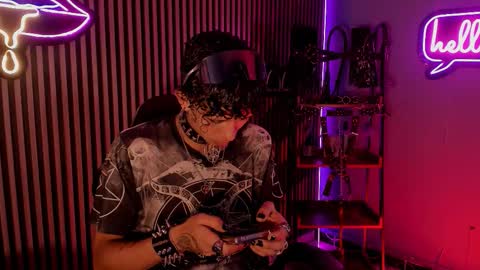 MAXIMO online show from 03/26/26, 02:28