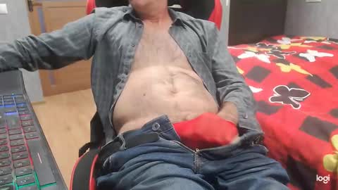 maximus3334 online show from 10/24/25, 10:22