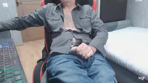 maximus3334 online show from 11/28/25, 10:29