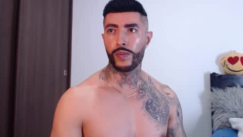 Independent Model online show from 01/12/25, 07:53