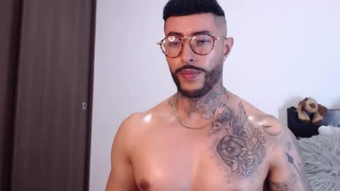 Independent Model online show from 01/13/25, 03:01