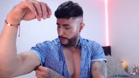 Independent Model online show from 10/17/25, 03:53