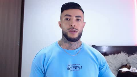 Independent Model online show from 12/20/25, 02:51