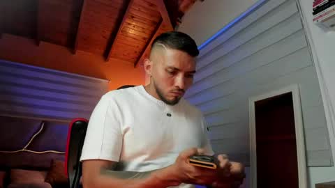 Maximus Clark online show from 03/25/26, 02:50