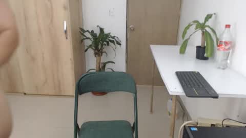 Snapshot of maximussantorini chatting on 05/02/26, 01:43 maximus online show from 05/02/26, 01:43