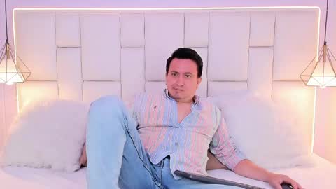 Snapshot of maximvoss chatting on 04/14/26, 07:20 Maxim online show from 04/14/26, 07:20