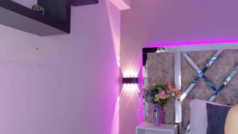 Maxi Rogers online show from 12/22/25, 11:18