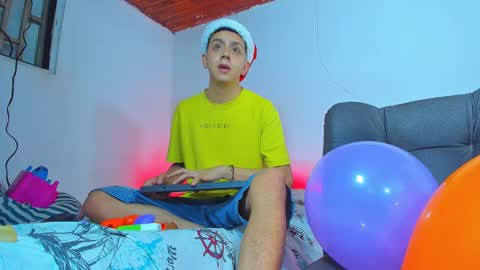 MAX online show from 12/24/24, 10:39