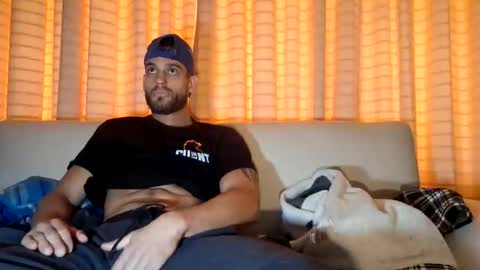 Snapshot of maxpac_rocco chatting on 09/17/25, 04:03 Luca Dominus online show from 09/17/25, 04:03