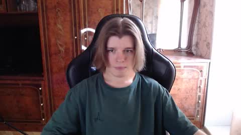 Max online show from 10/09/25, 10:57