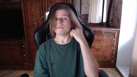 Max online show from 11/03/25, 11:55