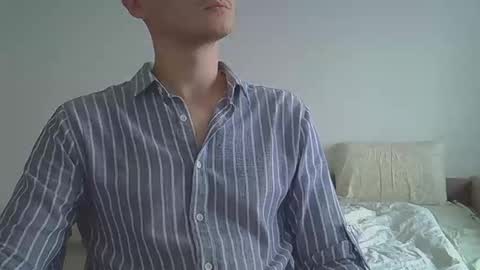 Snapshot of maxrelax90 chatting on 11/02/25, 10:06 maxrelax90 online show from 11/02/25, 10:06