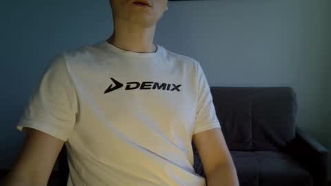 Snapshot of maxrelax90 chatting on 12/14/25, 11:48 maxrelax90 online show from 12/14/25, 11:48