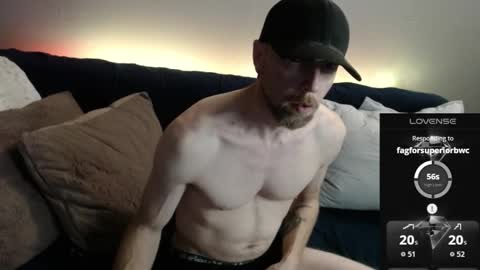 MaxRouger online show from 12/01/25, 01:43