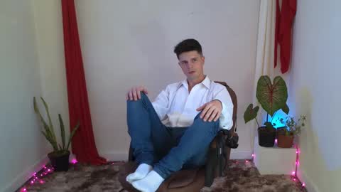 Snapshot of maxtopboy chatting on 12/20/24, 12:16 Max online show from 12/20/24, 12:16