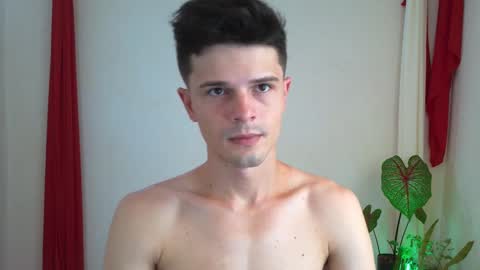 Snapshot of maxtopboy chatting on 12/22/24, 06:15 Max online show from 12/22/24, 06:15