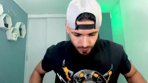 Maxi online show from 10/22/25, 12:22