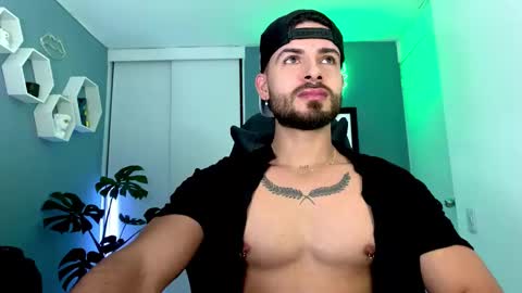 Maxi online show from 11/13/25, 03:05