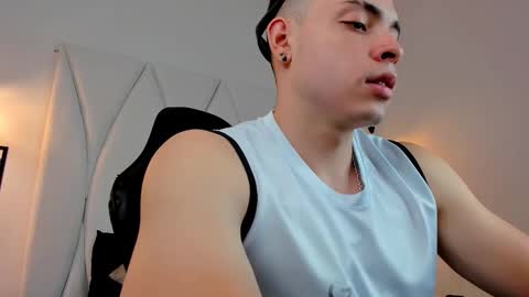 MAX online show from 02/04/25, 09:10