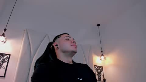 MAX online show from 02/21/25, 07:54