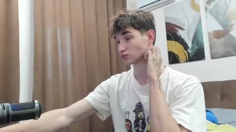 Snapshot of maxwellchik chatting on 10/03/25, 01:30 maxwellchik online show from 10/03/25, 01:30