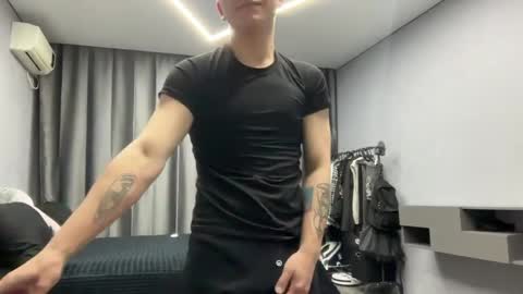 Snapshot of maxwoolf chatting on 04/18/26, 07:07 Max online show from 04/18/26, 07:07