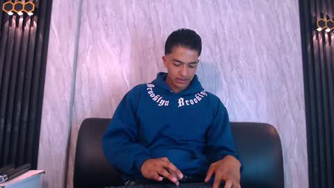 Snapshot of maxwyatt_1 chatting on 06/05/26, 04:24 Max Wyatt online show from 06/05/26, 04:24