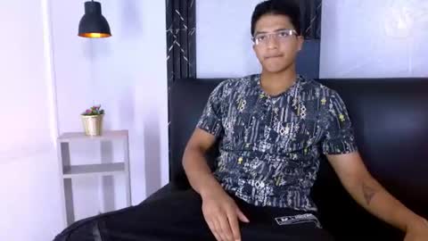 Snapshot of maxwyatt_1 chatting on 06/27/26, 06:46 Max Wyatt online show from 06/27/26, 06:46