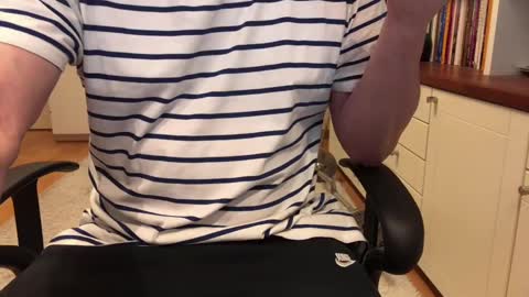 Max online show from 02/11/25, 06:51