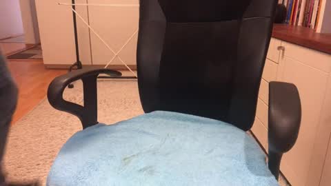 Max online show from 10/27/25, 05:55