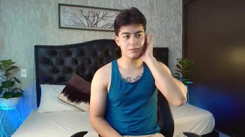 Snapshot of maxxicruz chatting on 10/31/25, 04:13 Maxxi online show from 10/31/25, 04:13