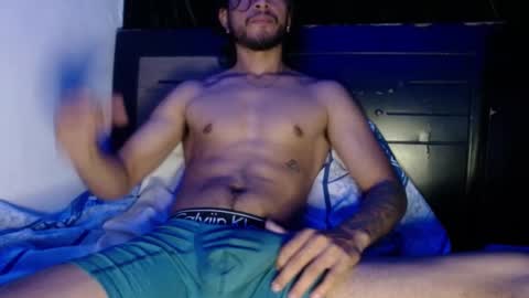 Snapshot of maxximus_10 chatting on 12/22/24, 06:04 maxximus_10 online show from 12/22/24, 06:04