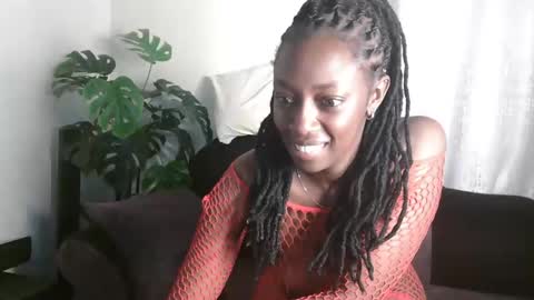 maxxinepetite online show from 09/12/25, 10:26