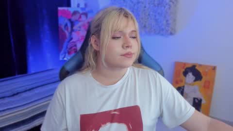 Maxine Minx online show from 01/06/25, 04:47