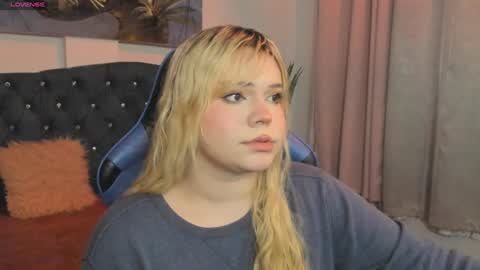 Maxine Minx online show from 02/03/25, 11:09