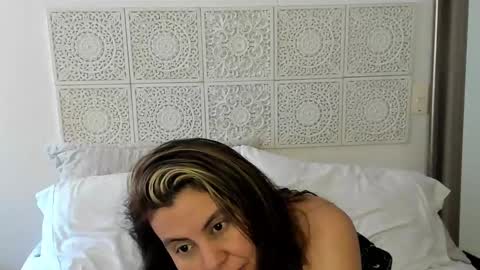 Victoria online show from 12/29/24, 02:21