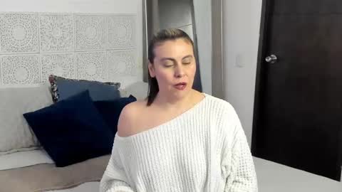 Victoria online show from 12/30/24, 10:01