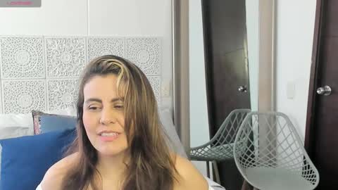 Victoria online show from 02/15/25, 07:06