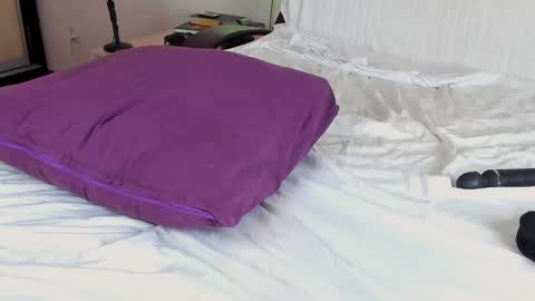 May Flower online show from 02/26/25, 03:30