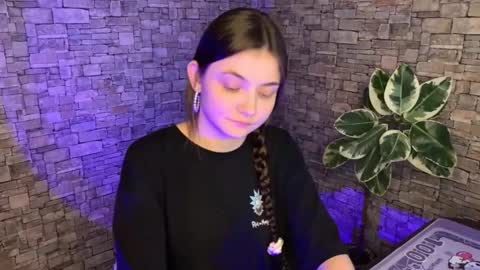 may online show from 02/21/26, 07:15