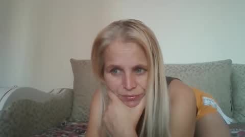 maya0087 online show from 10/17/25, 08:50