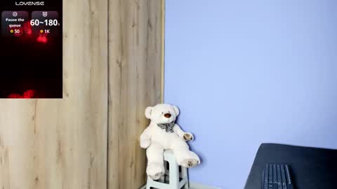 Snapshot of maya__fox chatting on 02/23/25, 12:08 OF mayitta19 online show from 02/23/25, 12:08