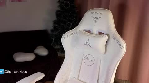 Maya online show from 01/14/26, 03:45