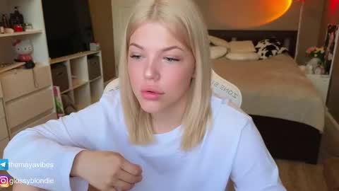 Maya online show from 04/14/26, 03:23