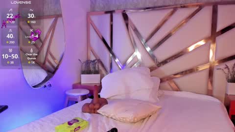 Snapshot of maya_blue_ chatting on 01/26/25, 06:28 Maya online show from 01/26/25, 06:28