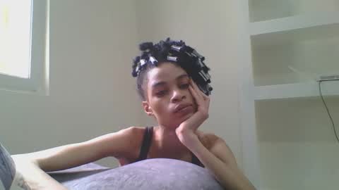 maya online show from 04/17/26, 07:00